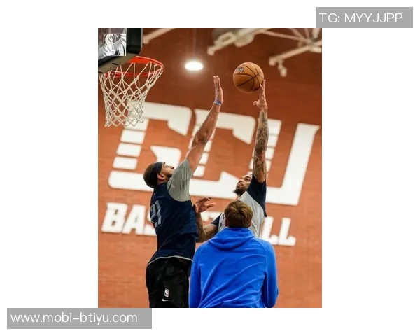 独行侠训练照曝光浓眉现身心情愉悦缺阵两场引关注