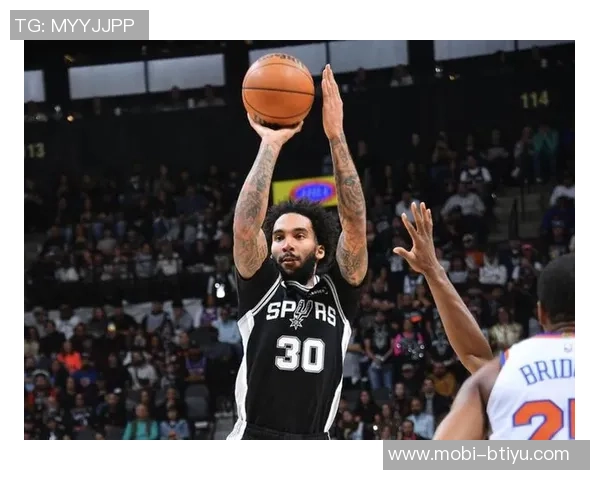 尚帕尼盛赞文班训练效果未来表现将更加令人惊叹